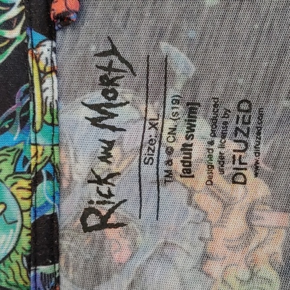 Rick & Morty T-Shirt - Picture 4 of 8
